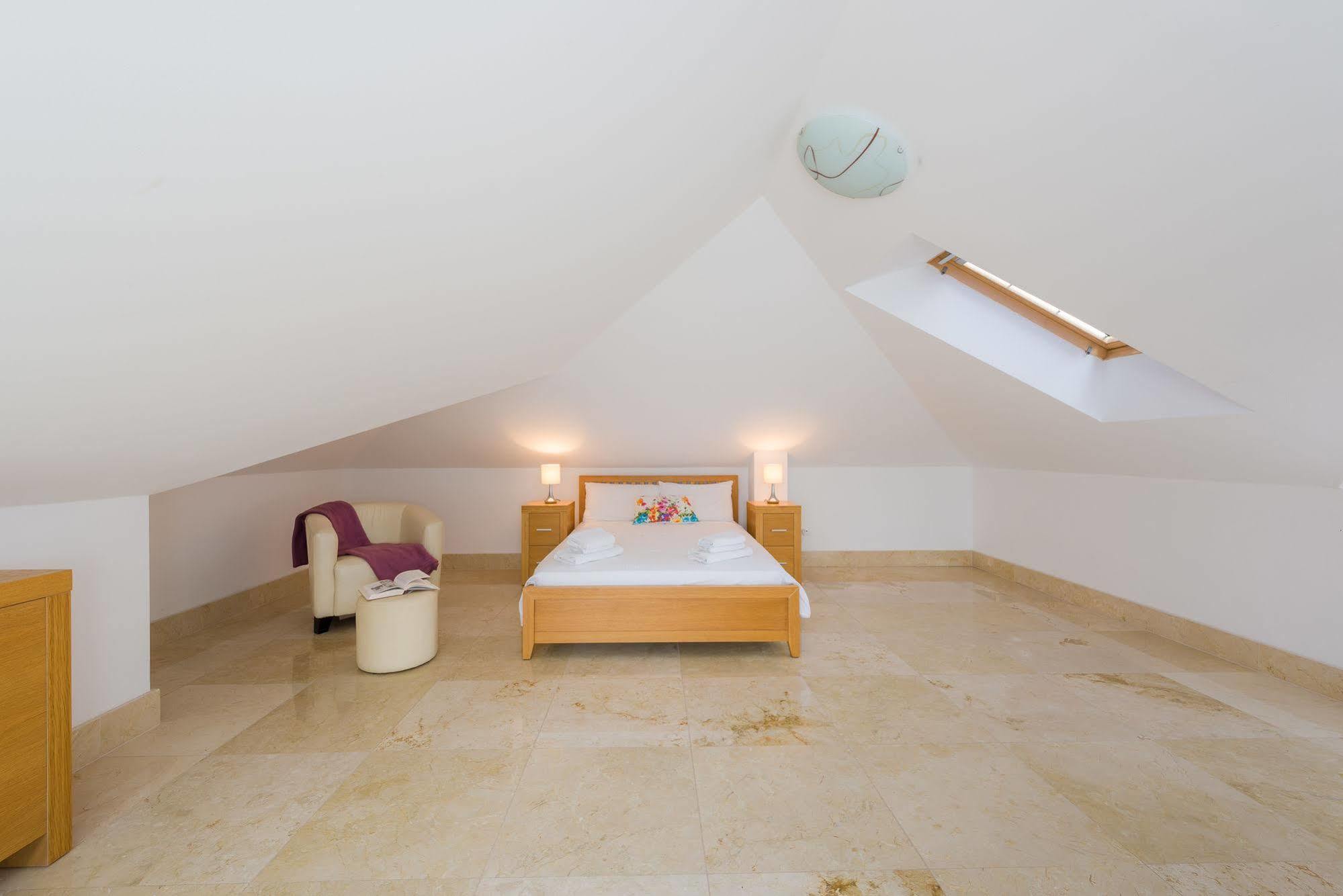 Villa Salena Slatine Bagian luar foto